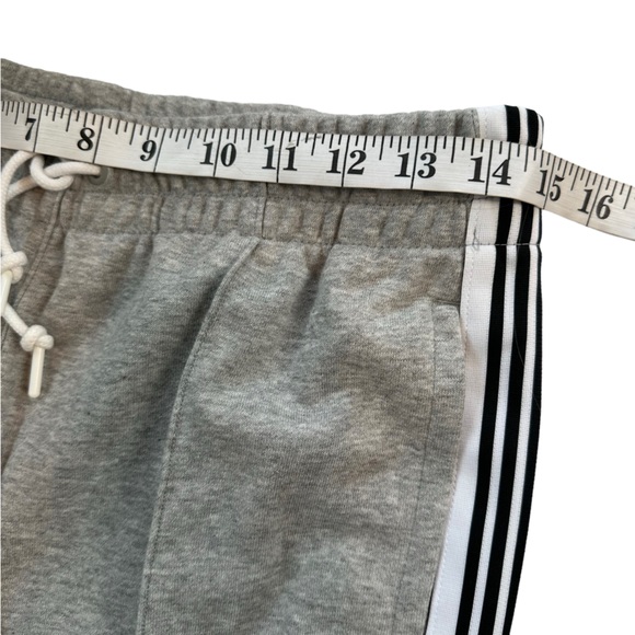 Women’s Adidas Sweat Pant Pocketed Gray 3 Stripes Size Small S - Picture 6 of 7